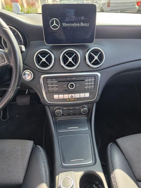 MERCEDES-BENZ GLA 200 1.6 16V 4P FLEX CGI STYLE TURBO AUTOM�TICO, Foto 6