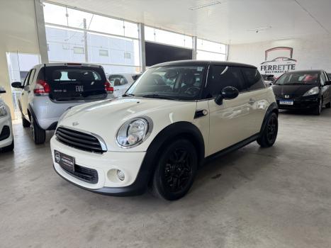 MINI Cooper 1.6 16V ONE, Foto 2