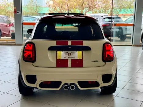 MINI Cooper 2.0 16V 4P TWINPOWER JOHN COOPER WORKS STEPTRONIC AUTOMÁTICO, Foto 5 MINI Cooper 2.0 16V 4P TWINPOWER JOHN COOPER WORKS STEPTRONIC AUTOMÁTICO, Foto 5