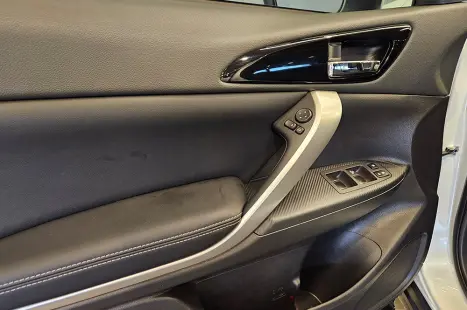 MITSUBISHI Eclipse Cross 1.5 16V 4P MIVEC HPE-S AWD TURBO AUTOM�TICO CVT, Foto 16