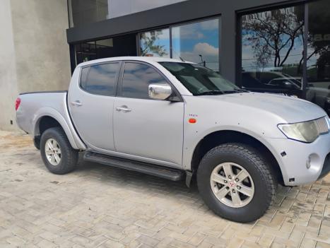 MITSUBISHI L 200 Triton 3.2 16V HPE 4X4 CABINE DUPLA TURBO DIESEL INTERCOOLER AUTOMÁTICO, Foto 2 MITSUBISHI L 200 Triton 3.2 16V HPE 4X4 CABINE DUPLA TURBO DIESEL INTERCOOLER AUTOMÁTICO, Foto 2