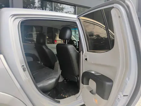 MITSUBISHI L 200 Triton 3.2 16V HPE 4X4 CABINE DUPLA TURBO DIESEL INTERCOOLER AUTOMÁTICO, Foto 12 MITSUBISHI L 200 Triton 3.2 16V HPE 4X4 CABINE DUPLA TURBO DIESEL INTERCOOLER AUTOMÁTICO, Foto 12