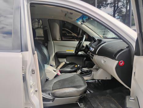 MITSUBISHI L 200 Triton 3.2 16V HPE 4X4 CABINE DUPLA TURBO DIESEL INTERCOOLER AUTOMÁTICO, Foto 15 MITSUBISHI L 200 Triton 3.2 16V HPE 4X4 CABINE DUPLA TURBO DIESEL INTERCOOLER AUTOMÁTICO, Foto 15