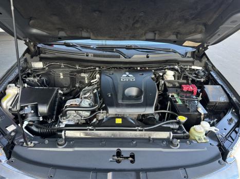MITSUBISHI L 200 Triton 2.4 16V SPORT HPE 4X4 CABINE DUPLA TURBO DIESEL AUTOMTICO, Foto 10