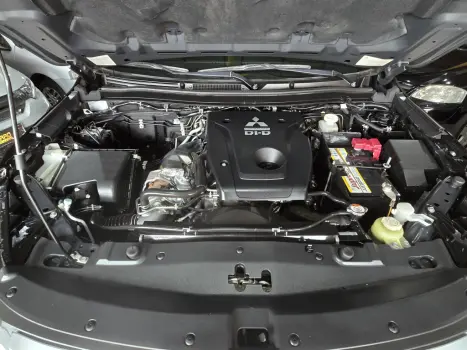 MITSUBISHI L 200 Triton 2.4 16V SPORT HPE-S 4X4 CABINE DUPLA TURBO DIESEL AUTOMTICO, Foto 6