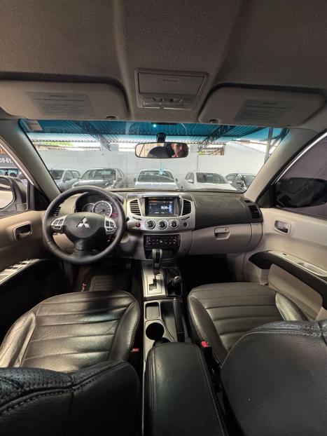MITSUBISHI L 200 Triton 3.2 16V HPE 4X4 CABINE DUPLA TURBO DIESEL INTERCOOLER AUTOM�TICO, Foto 9