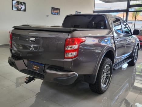 MITSUBISHI L 200 Triton 3.2 16V HPE 4X4 CABINE DUPLA TURBO DIESEL INTERCOOLER AUTOM�TICO, Foto 4