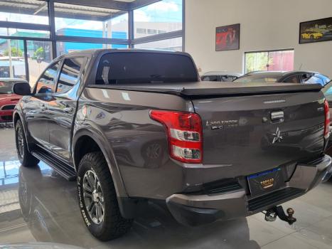 MITSUBISHI L 200 Triton 3.2 16V HPE 4X4 CABINE DUPLA TURBO DIESEL INTERCOOLER AUTOM�TICO, Foto 5