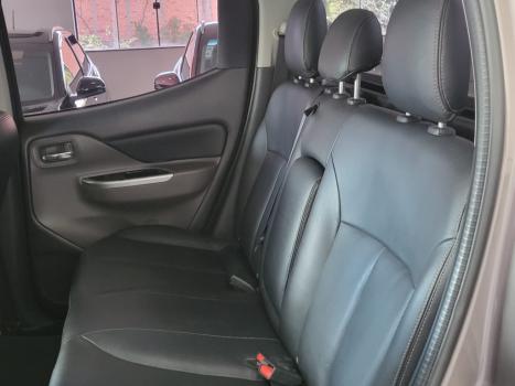 MITSUBISHI L 200 Triton 3.2 16V HPE 4X4 CABINE DUPLA TURBO DIESEL INTERCOOLER AUTOM�TICO, Foto 9