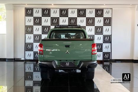 MITSUBISHI L 200 Triton 2.4 16V SPORT SAVANA 4X4 CABINE DUPLA TURBO DIESEL AUTOM�TICO, Foto 7