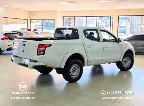 MITSUBISHI L 200 Triton 2.4 16V SPORT GLX 4X4 CABINE DUPLA TURBO DIESEL, Foto 6