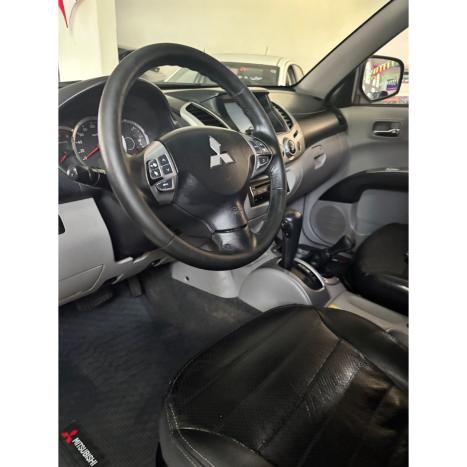 MITSUBISHI L 200 Triton 3.2 16V HPE 4X4 CABINE DUPLA TURBO DIESEL INTERCOOLER AUTOM�TICO, Foto 4