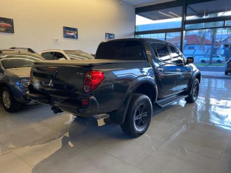 MITSUBISHI L 200 Triton 3.2 16V HPE 4X4 CABINE DUPLA TURBO DIESEL INTERCOOLER AUTOM�TICO, Foto 8