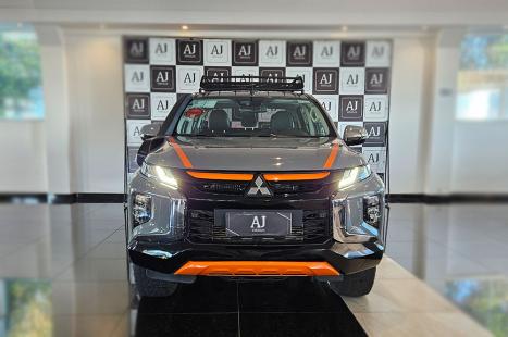 MITSUBISHI L 200 Triton 2.4 16V SPORT SAVANA SERT�ES 4X4 CABINE DUPLA TURBO DIESEL AUTOM�TICO, Foto 3