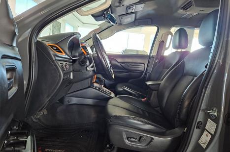 MITSUBISHI L 200 Triton 2.4 16V SPORT SAVANA SERT�ES 4X4 CABINE DUPLA TURBO DIESEL AUTOM�TICO, Foto 9