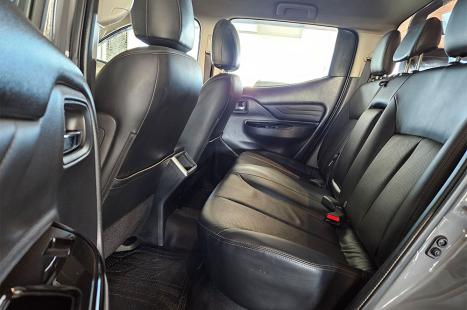 MITSUBISHI L 200 Triton 2.4 16V SPORT SAVANA SERT�ES 4X4 CABINE DUPLA TURBO DIESEL AUTOM�TICO, Foto 10