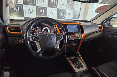 MITSUBISHI L 200 Triton 2.4 16V SPORT SAVANA SERT�ES 4X4 CABINE DUPLA TURBO DIESEL AUTOM�TICO, Foto 11