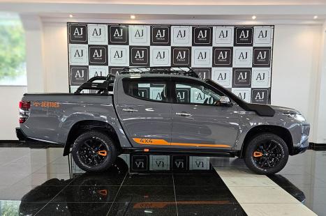 MITSUBISHI L 200 Triton 2.4 16V SPORT SAVANA SERTÕES 4X4 CABINE DUPLA TURBO DIESEL AUTOMÁTICO, Foto 4