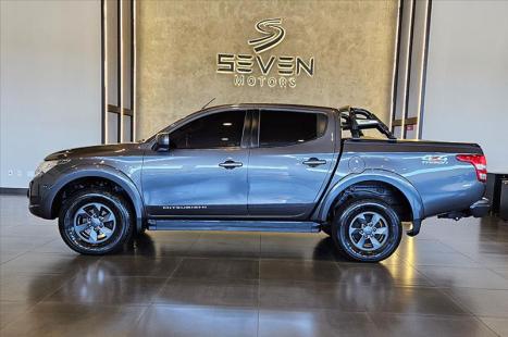 MITSUBISHI L 200 Triton 2.4 16V SPORT HPE 4X4 CABINE DUPLA TURBO DIESEL AUTOMÁTICO, Foto 2