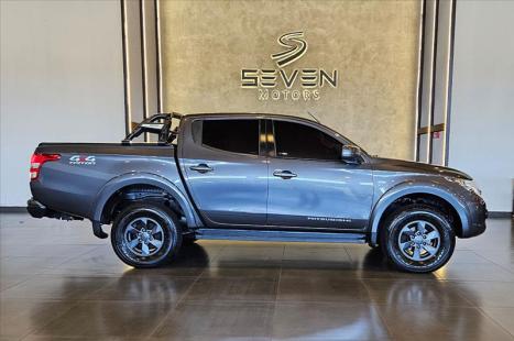 MITSUBISHI L 200 Triton 2.4 16V SPORT HPE 4X4 CABINE DUPLA TURBO DIESEL AUTOMÁTICO, Foto 6