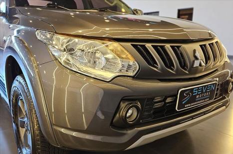 MITSUBISHI L 200 Triton 2.4 16V SPORT HPE 4X4 CABINE DUPLA TURBO DIESEL AUTOMÁTICO, Foto 10
