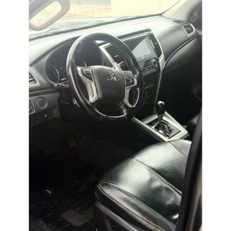 MITSUBISHI L 200 Triton 2.4 16V SPORT HPE 4X4 CABINE DUPLA TURBO DIESEL AUTOMÁTICO, Foto 4