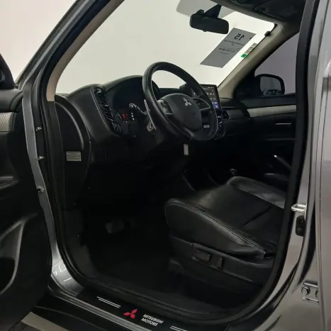 MITSUBISHI Outlander 2.0 16V 4P AUTOMÁTICO, Foto 3