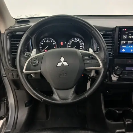 MITSUBISHI Outlander 2.0 16V 4P AUTOMÁTICO, Foto 4