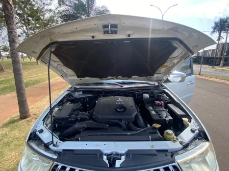 MITSUBISHI Pajero Dakar 3.2 16V 4P HPE S 4X4 TURBO DIESEL INTECOOLER 7 LUGARES AUTOM�TICO, Foto 14