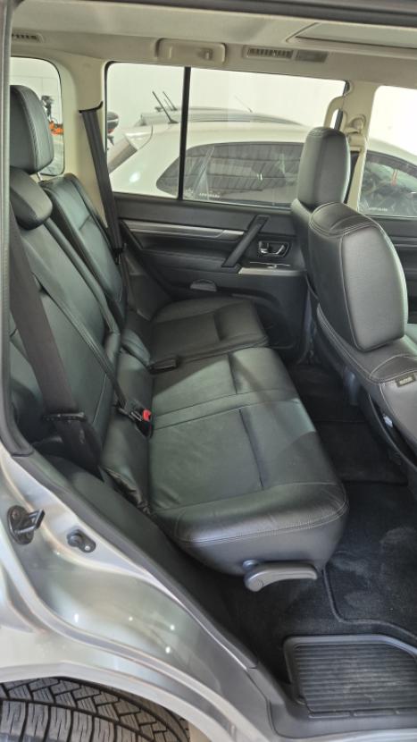 MITSUBISHI Pajero Full 3.2 16V HPE 4X4 TURBO DIESEL INTERCOOLER AUTOM�TICO, Foto 8