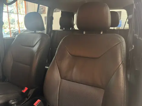 MITSUBISHI Pajero TR4 2.0 16V 4P 4X4 FLEX, Foto 9 MITSUBISHI Pajero TR4 2.0 16V 4P 4X4 FLEX, Foto 9