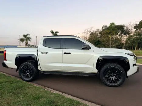 MITSUBISHI Triton 2.4 KATANA BITURBO DIESEL CABINE DUPLA 4X4 AUTOM�TICO, Foto 5
