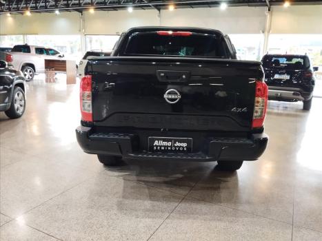 NISSAN Frontier 2.3 ATTACK CABINE DUPLA 4X4 BI-TURBO DIESEL AUTOMÁTICO, Foto 6 NISSAN Frontier 2.3 ATTACK CABINE DUPLA 4X4 BI-TURBO DIESEL AUTOMÁTICO, Foto 6