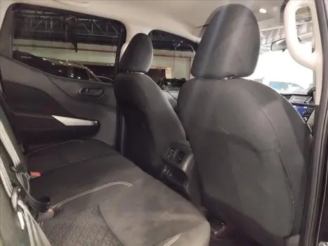 NISSAN Frontier 2.3 ATTACK CABINE DUPLA 4X4 BI-TURBO DIESEL AUTOMÁTICO, Foto 15 NISSAN Frontier 2.3 ATTACK CABINE DUPLA 4X4 BI-TURBO DIESEL AUTOMÁTICO, Foto 15