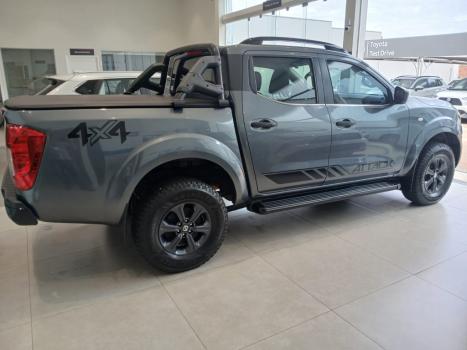 NISSAN Frontier 2.3 ATTACK CABINE DUPLA 4X4 BI-TURBO DIESEL AUTOM�TICO, Foto 4
