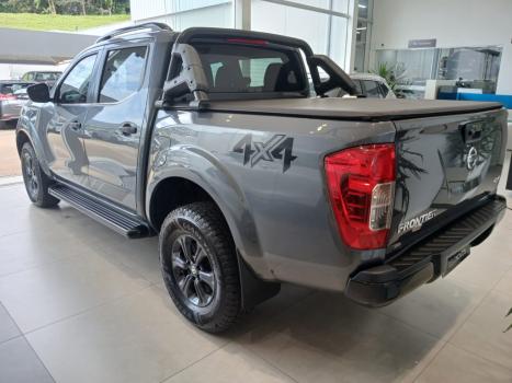 NISSAN Frontier 2.3 ATTACK CABINE DUPLA 4X4 BI-TURBO DIESEL AUTOM�TICO, Foto 5