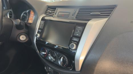 NISSAN Frontier 2.3 ATTACK CABINE DUPLA 4X4 BI-TURBO DIESEL AUTOM�TICO, Foto 14