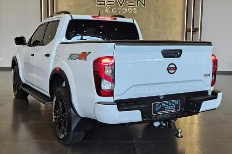 NISSAN Frontier 2.3 16V PRO4X CABINE DUPLA 4X4 BI-TURBO DIESEL AUTOM�TICO, Foto 2