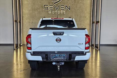 NISSAN Frontier 2.3 16V PRO4X CABINE DUPLA 4X4 BI-TURBO DIESEL AUTOM�TICO, Foto 4