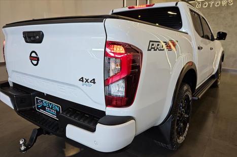 NISSAN Frontier 2.3 16V PRO4X CABINE DUPLA 4X4 BI-TURBO DIESEL AUTOM�TICO, Foto 9