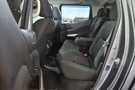 NISSAN Frontier 2.3 ATTACK CABINE DUPLA 4X4 BI-TURBO DIESEL AUTOMÁTICO, Foto 14