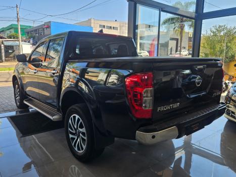 NISSAN Frontier 2.8 4X4 XE TURBO DIESEL CABINE DUPLA, Foto 4