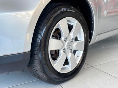 NISSAN Grand Livina 1.8 16V 4P FLEX S, Foto 13