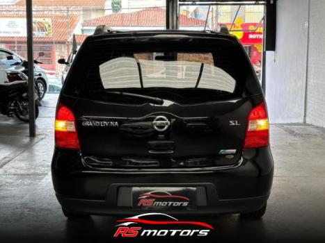NISSAN Grand Livina 1.8 16V 4P SL FLEX AUTOM�TICO, Foto 4