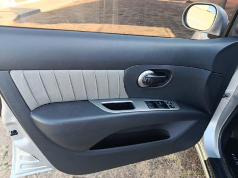 NISSAN Grand Livina 1.8 16V 4P SL FLEX, Foto 5
