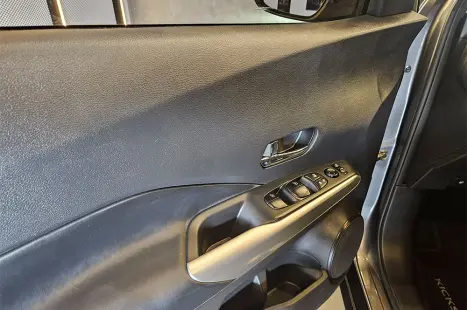 NISSAN Kicks 1.6 16V 4P FLEXSTART EXCLUSIVE XTRONIC AUTOM�TICO CVT, Foto 17