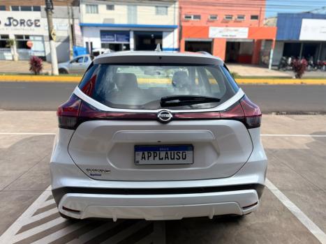 NISSAN Kicks 1.6 16V 4P FLEXSTART EXCLUSIVE XTRONIC AUTOM�TICO CVT, Foto 5