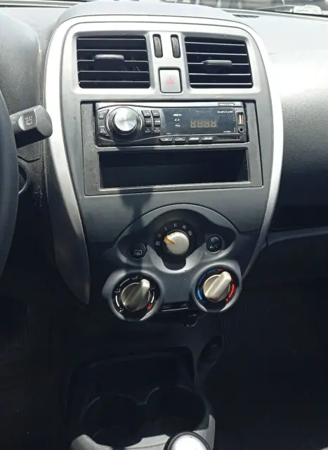 NISSAN March 1.0 12V 4P S FLEX, Foto 6