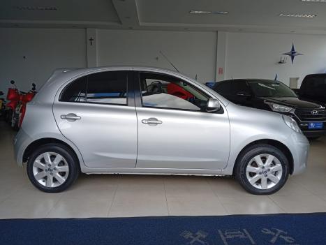 NISSAN March 1.6 16V 4P SV FLEX, Foto 5