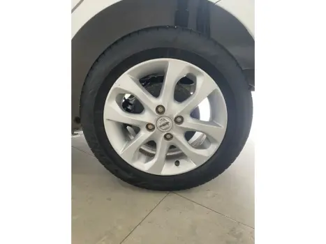NISSAN March 1.6 16V 4P SV FLEX, Foto 9